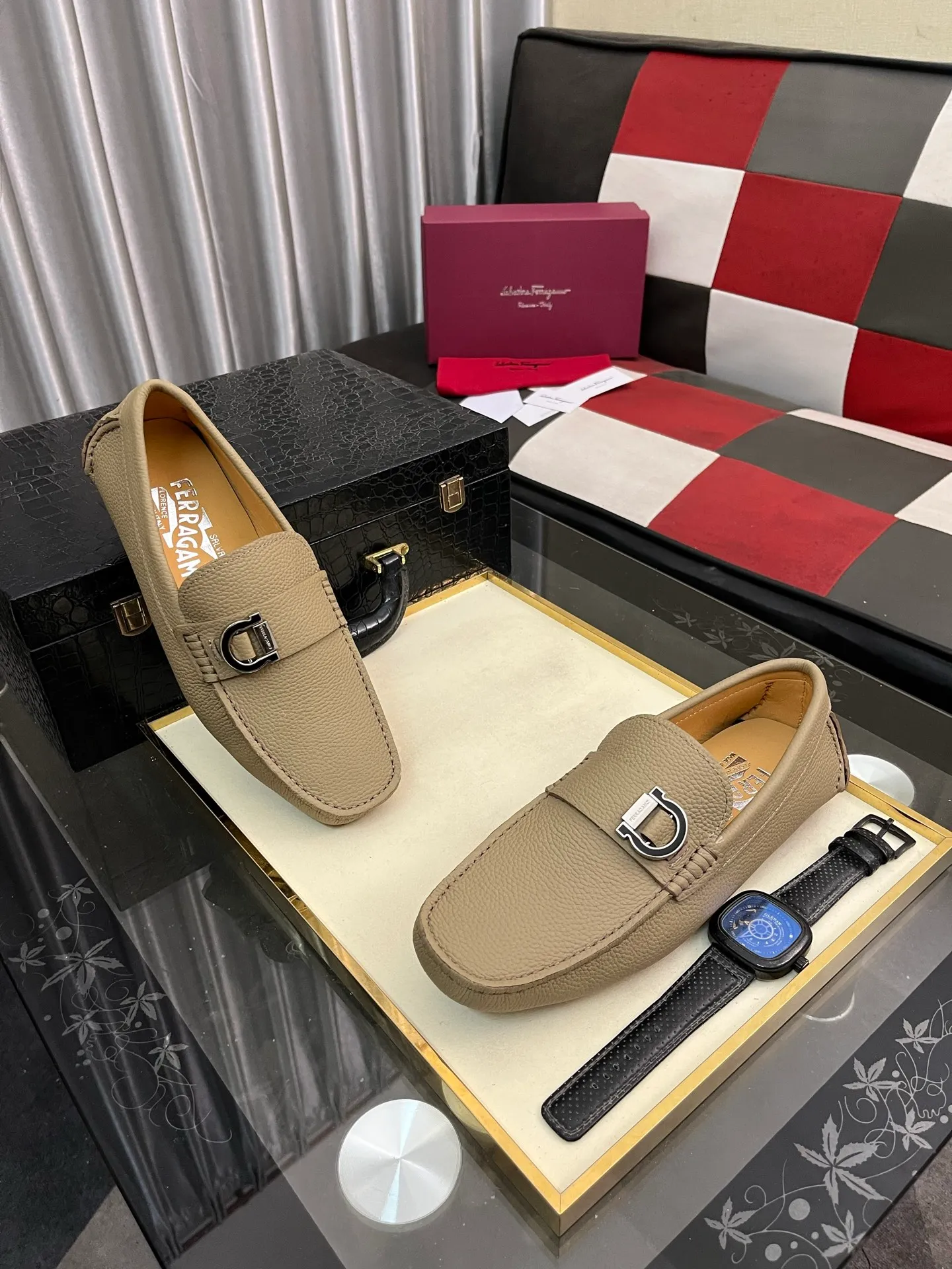 Men's shoes 💰560⌚️⌚️ Ferragamo [Ferragamo] new high-end quality framed shoes. The style is luxurious and elegant, with equal emphasis on practicality and style. We pay special attention to quality and details. The shoe last leather, workmanship and comfort are not inferior! Material: Imported first-layer soft cowhide leather upper ➕Genuine leather lining, code number: 38-446️⃣colors available